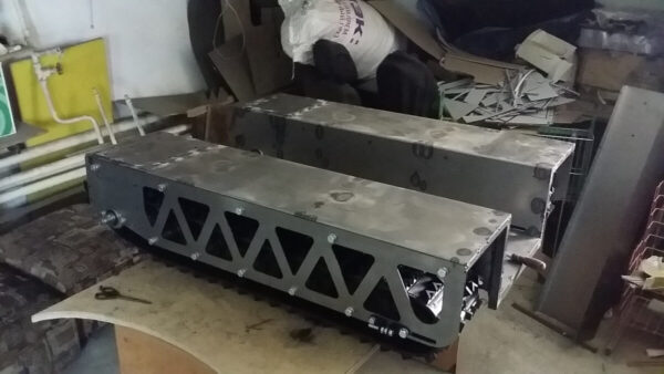 Гусеничный буксировщик самолета_2