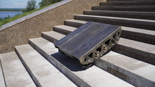 Гусеничный робот UMKA_гусеничная платформа_гусеничный мини трактор_образовательный робот конструктор_ 16