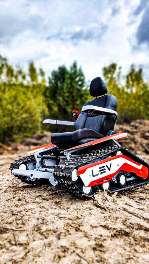 Гусеничный вездеход электрический_гусеничный минитрактор_электро трактор_2