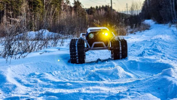 Робот патрульный_дрон для патрулирования_гусеничный робот_патрульный вездеход_3